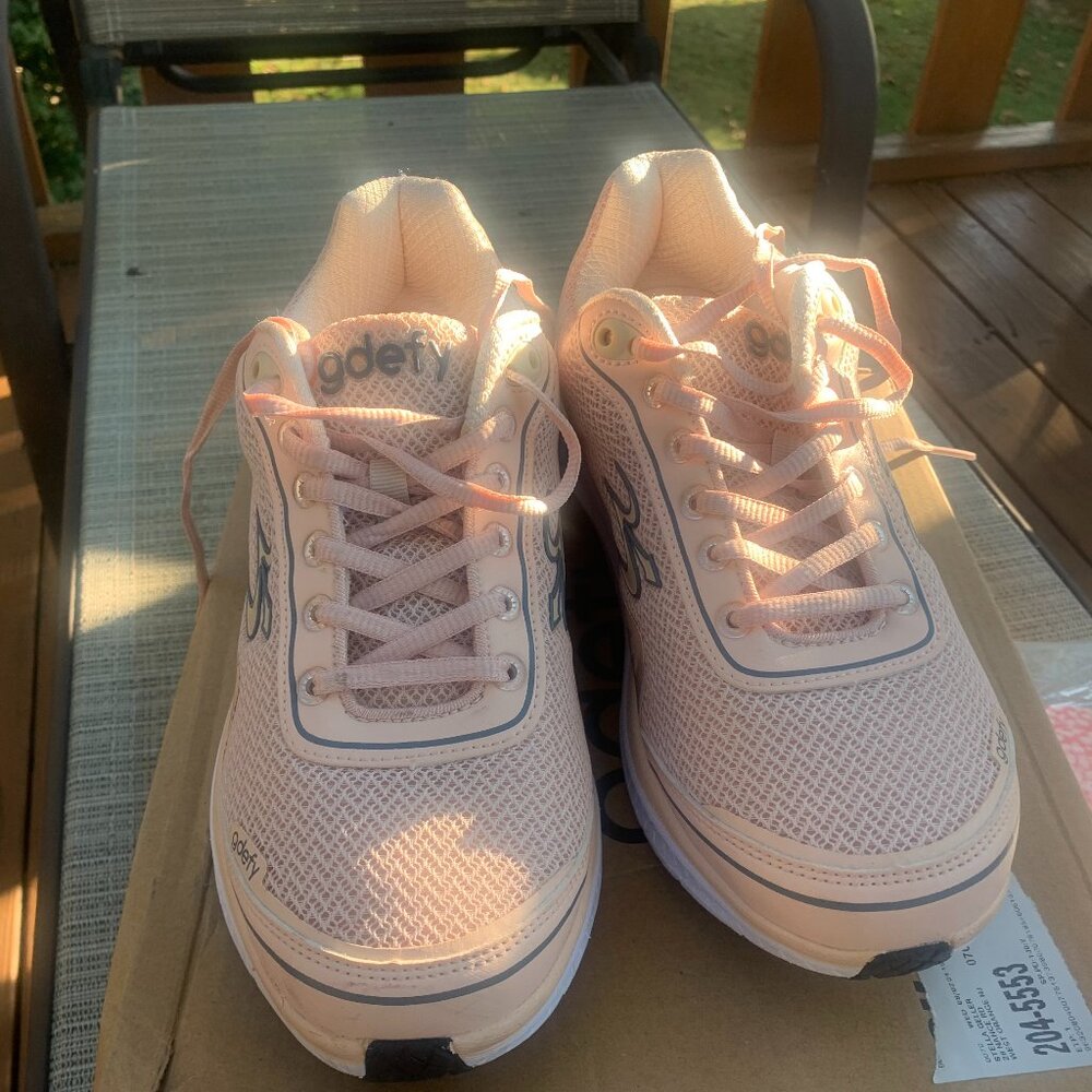 Gravity Defy Mighty Walk Sneakers